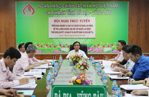Phó Chủ tịch UBND tỉnh Trần Văn Tân thăm, tặng quà trung thu tại Làng Hòa Bình 2