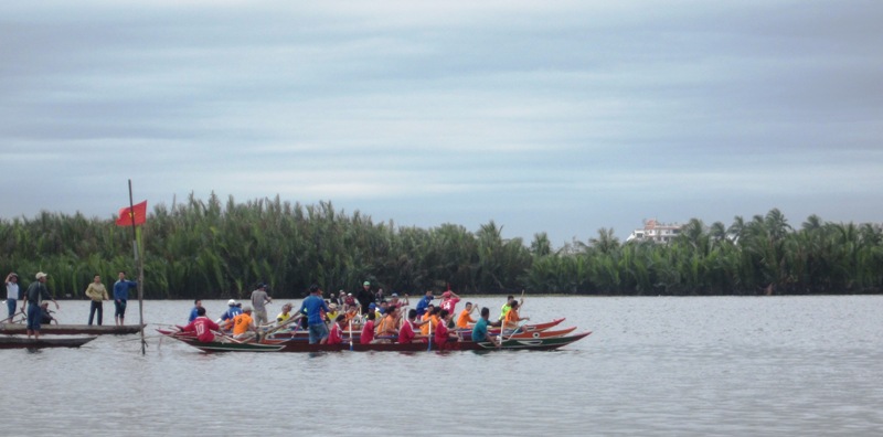 Khối Tân Mỹ - Cẩm An: Sôi động hội đua thuyền truyền thống đầu năm